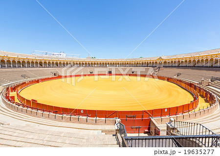 bullfight arena stadium 19635277