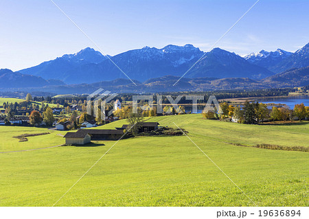 ババリア地方の田園風景 19636894