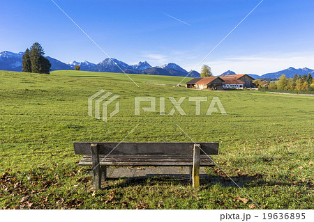 ババリア地方の田園風景 ババリア地方の田園風景 19636895