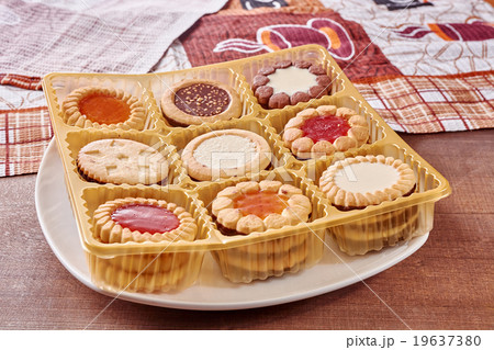 nine types of cookies 19637380
