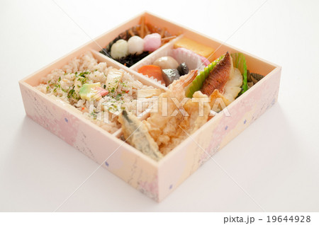 Web印刷に最適！　高級仕出し弁当 19644928