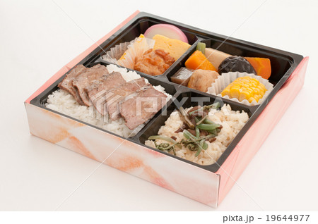 Web印刷に最適！　焼き肉弁当 19644977