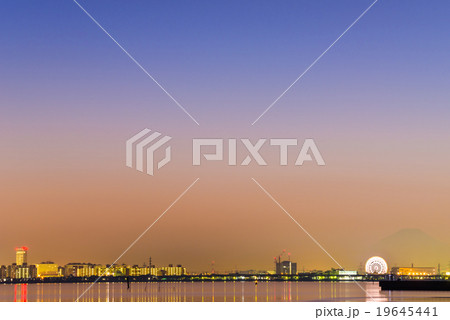ふなばし三番瀬海浜公園からの夕景 19645441
