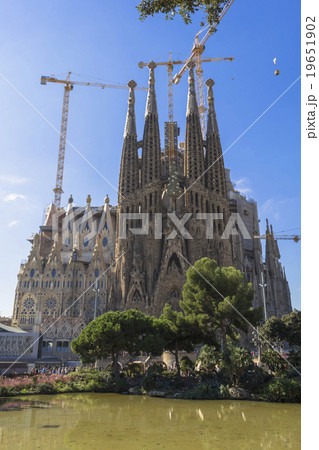 バルセロナのサグラダ・ファミリア聖堂 19651902
