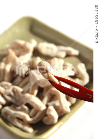 切山椒を食べる 19653180