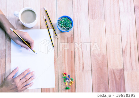 Part of hands drawing with pencil 19658295