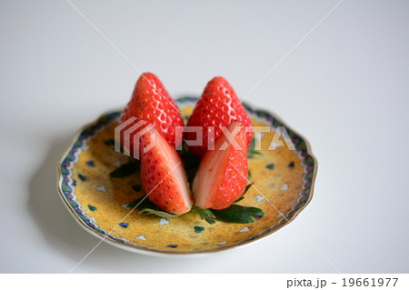 苺と小皿 19661977