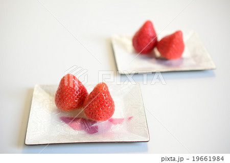 苺と七宝焼きの皿 19661984