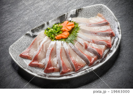 寒ぶりの刺身　Gourmet of sashimi Japan of the yellowtail 19663000