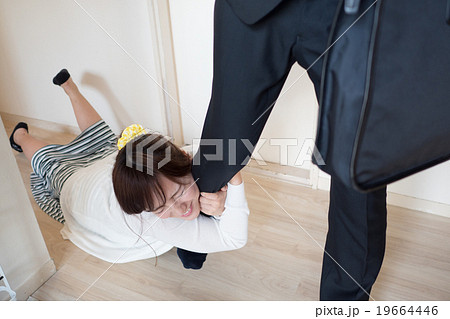 同棲生活をおくるカップル 19664446