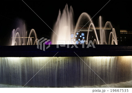 Plaza Catalonia in the Christmas decorations  Plaza Catalonia in the Christmas decorations  19667535