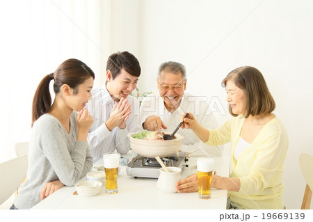 家族 鍋 イメージ 暖色 家族 鍋 イメージ 暖色 19669139