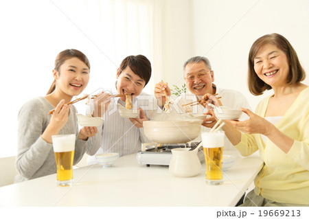 家族 鍋 イメージ 暖色 家族 鍋 イメージ 暖色 19669213