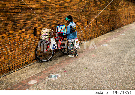 thapae gate 19671854