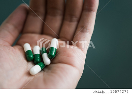 カプセル 19674275