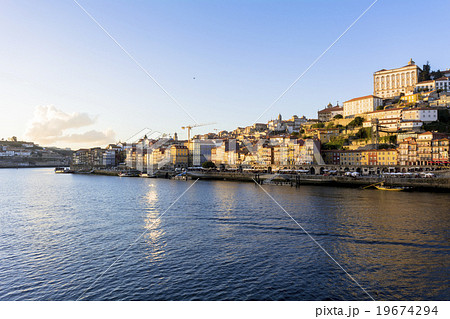 ポルトの歴史地区とドウロ川 ポルトの歴史地区とドウロ川 19674294