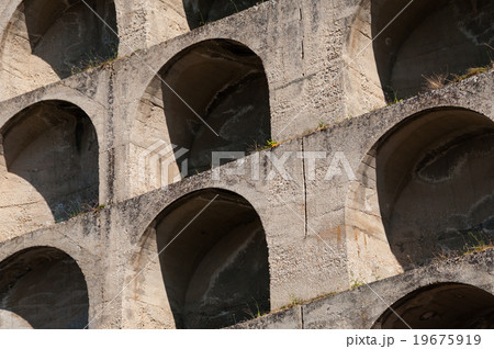 Close up of archway pattern in stone 19675919