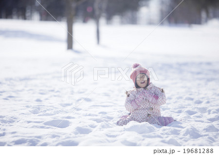雪遊び　子ども 19681288