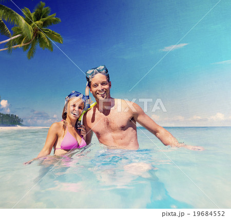 Couple Scuba Gear Paradise. Summer Vacation Concept 19684552