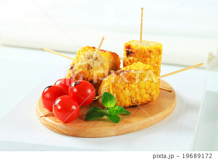 Corn on the cob 19689172