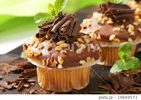 Hazelnut muffins 19689571