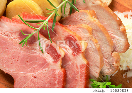 Smoked and roasted pork 19689833