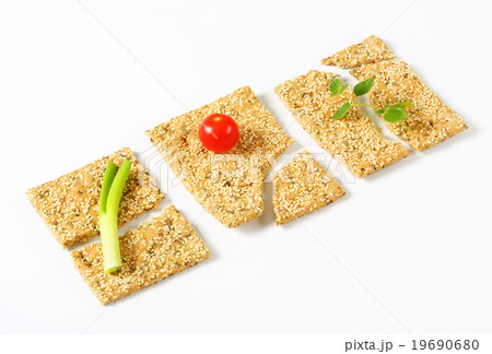 Sesame seed crackers 19690680