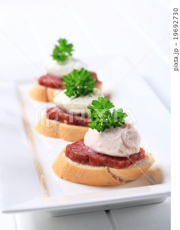 Canapes 19692730
