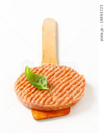 Raw minced meat patty 19693725