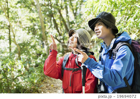 若者と登山 若者と登山 19694072