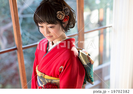 Furisode (kimono with long, trailing sleeves) Furisode (kimono with long, trailing sleeves) 19702382