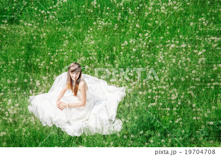 girl 19704708