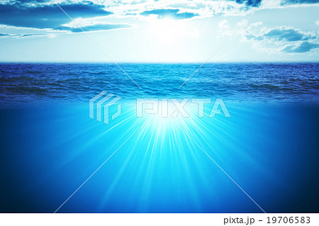 Blue ocean and sky 19706583