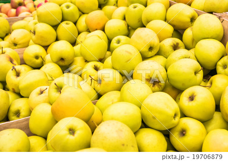 Red and yellow fresh apples 19706879