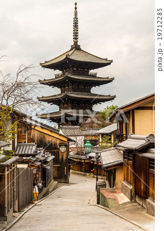 京都　八坂の塔　法観寺 19712285