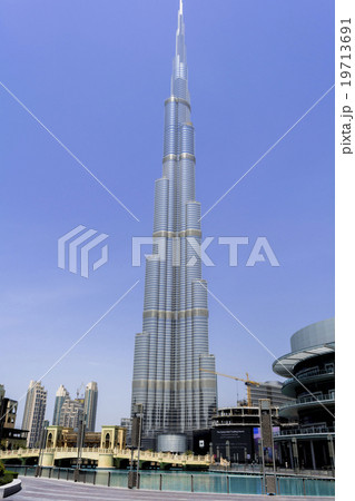 ドバイの超高層近代ビル・ブルジュハリファ ドバイの超高層近代ビル・ブルジュハリファ 19713691
