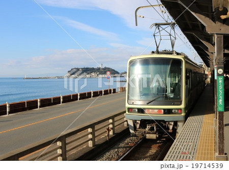 江ノ島電鉄　鎌倉高校前駅 19714539