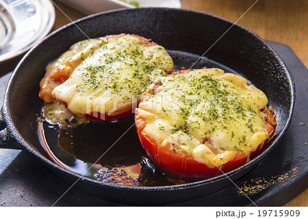 トマトのガーリックチーズ焼き 19715909