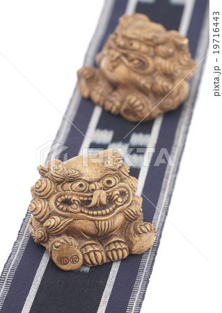 シーサーの置物 19716443