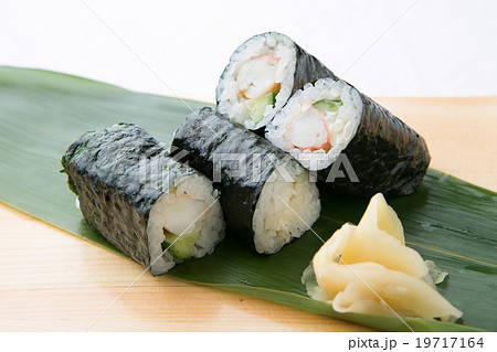 お寿司屋さんのカニのかっぱ巻き お寿司屋さんのカニのかっぱ巻き 19717164