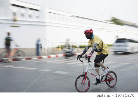 View motion blur of cyclists View motion blur of cyclists 19721870