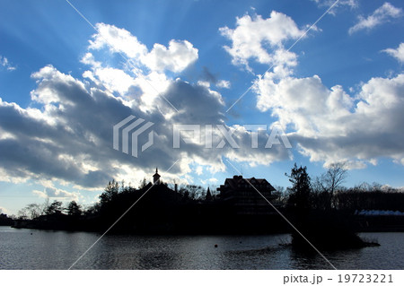 湖と青空 湖と青空 19723221