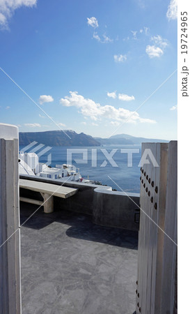 view over small oia village on santorini island 19724965