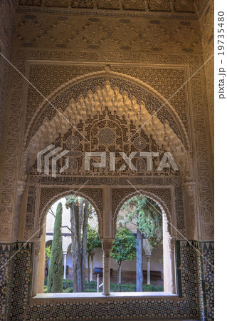 グラナダのアルハンブラ宮殿 グラナダのアルハンブラ宮殿 19735480