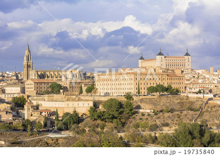 世界遺産・トレドの街並み 19735840