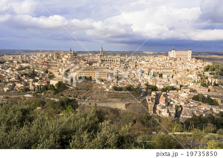 世界遺産・トレドの街並み 19735850