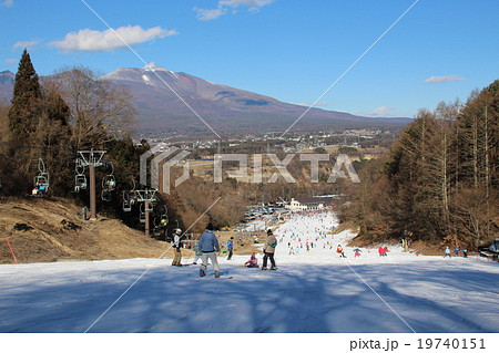佐久スキーガーデンパラダのラルゴコース上部から見る浅間山 19740151