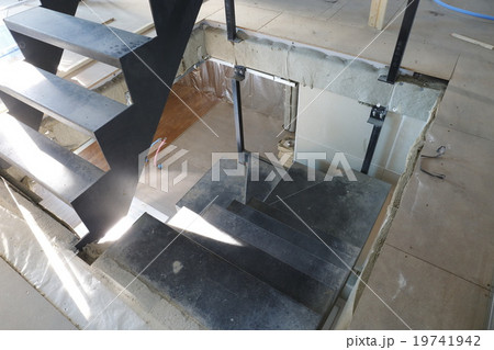 建設中の家 建設中の家 19741942