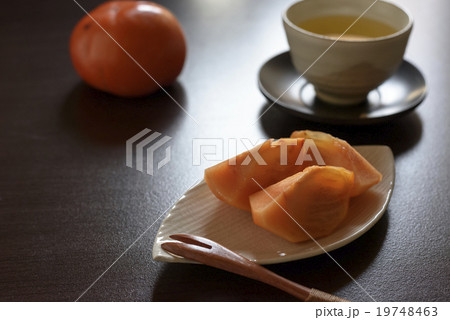 柿とお茶 19748463