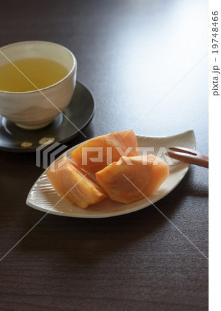 柿とお茶 19748466